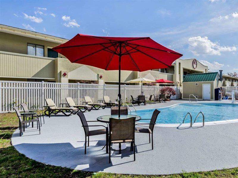 Quality Inn & Suites Lexington Exterior photo