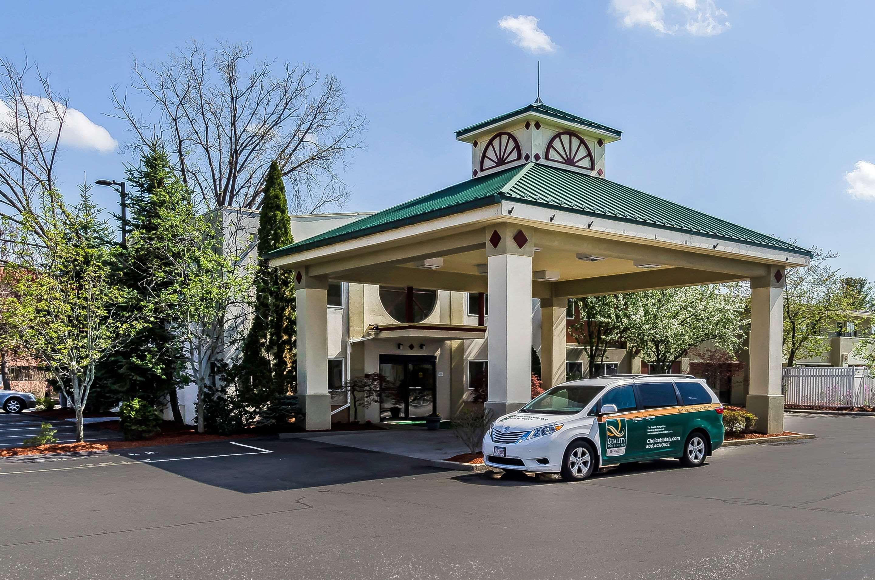 Quality Inn & Suites Lexington Exterior photo
