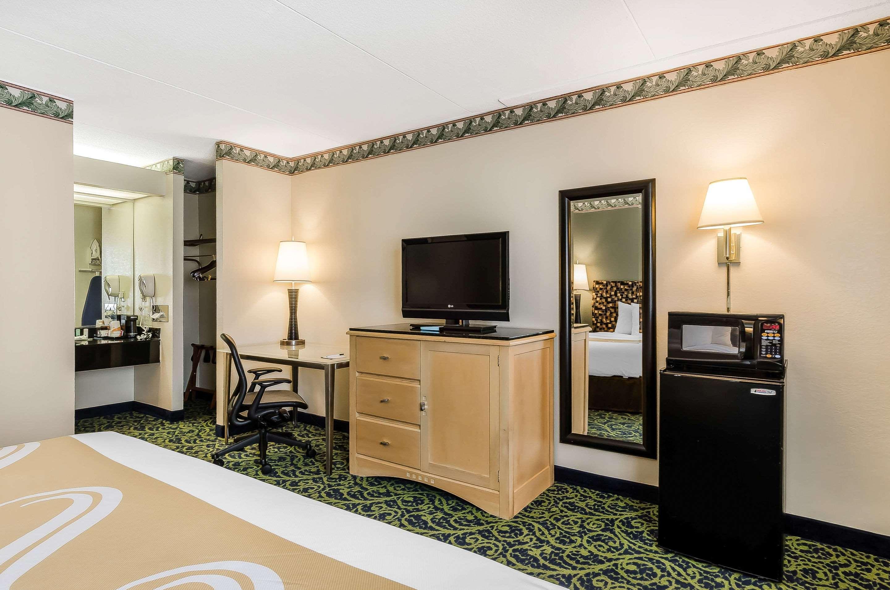 Quality Inn & Suites Lexington Exterior photo