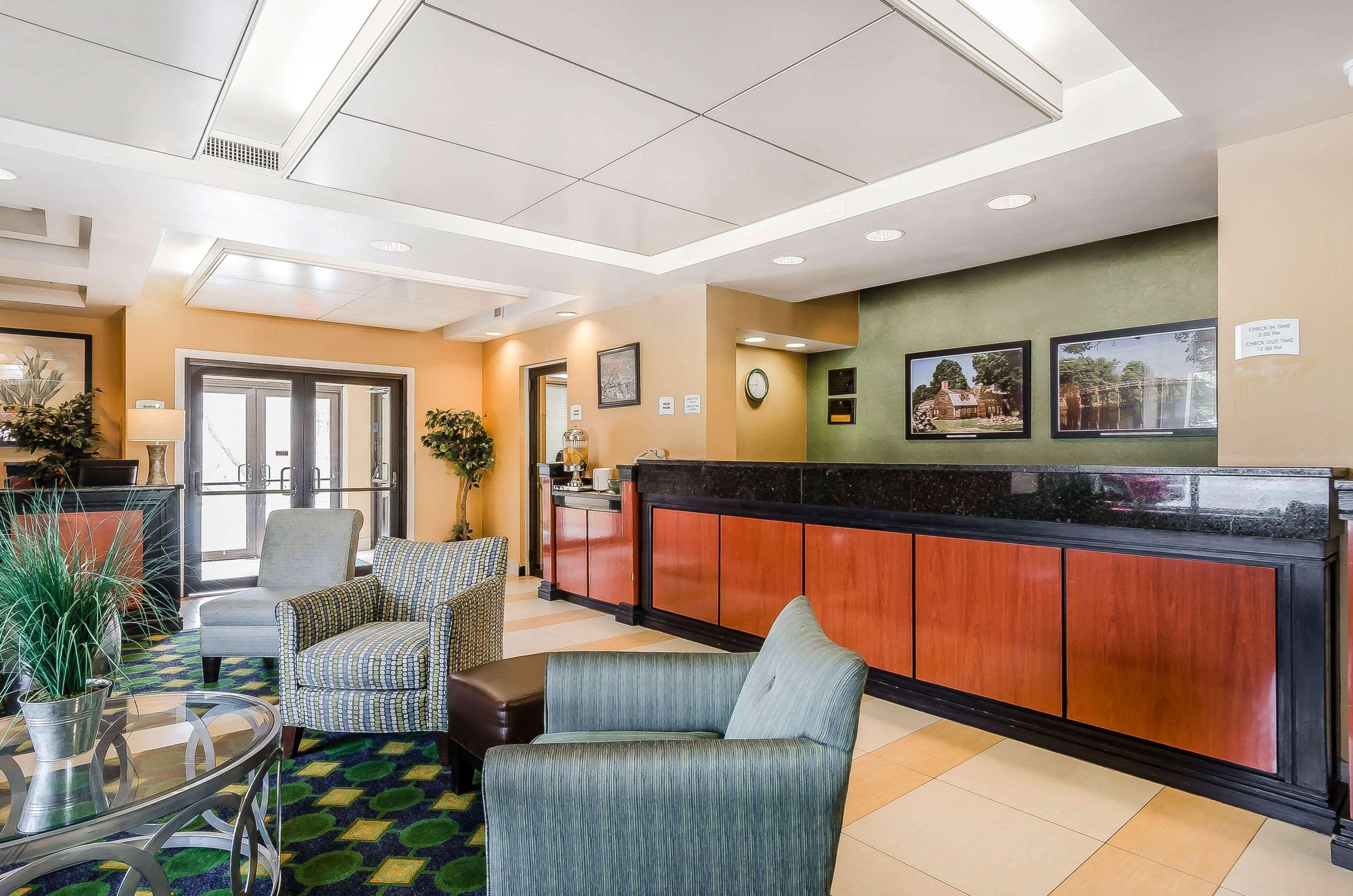 Quality Inn & Suites Lexington Exterior photo