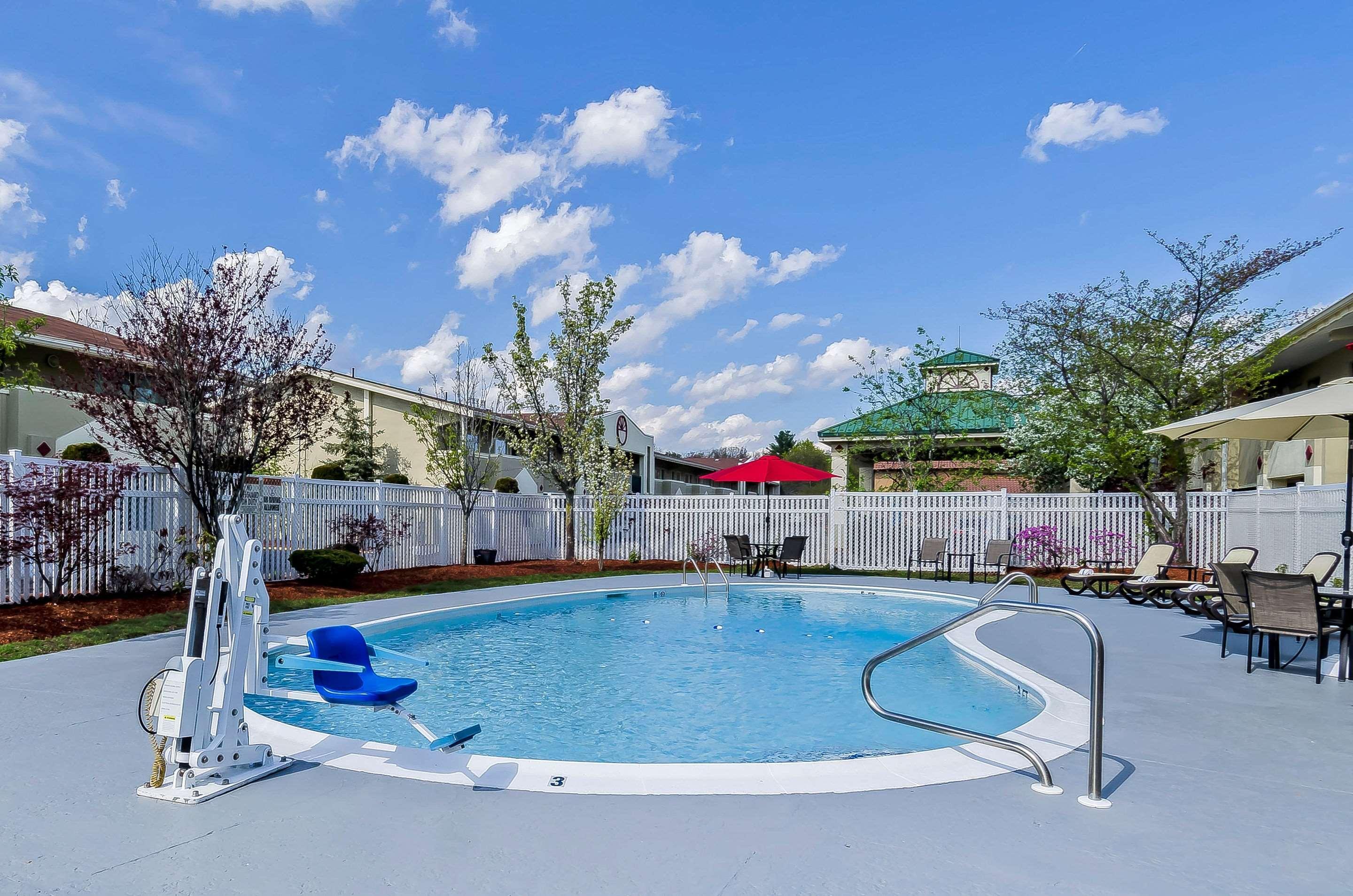 Quality Inn & Suites Lexington Exterior photo